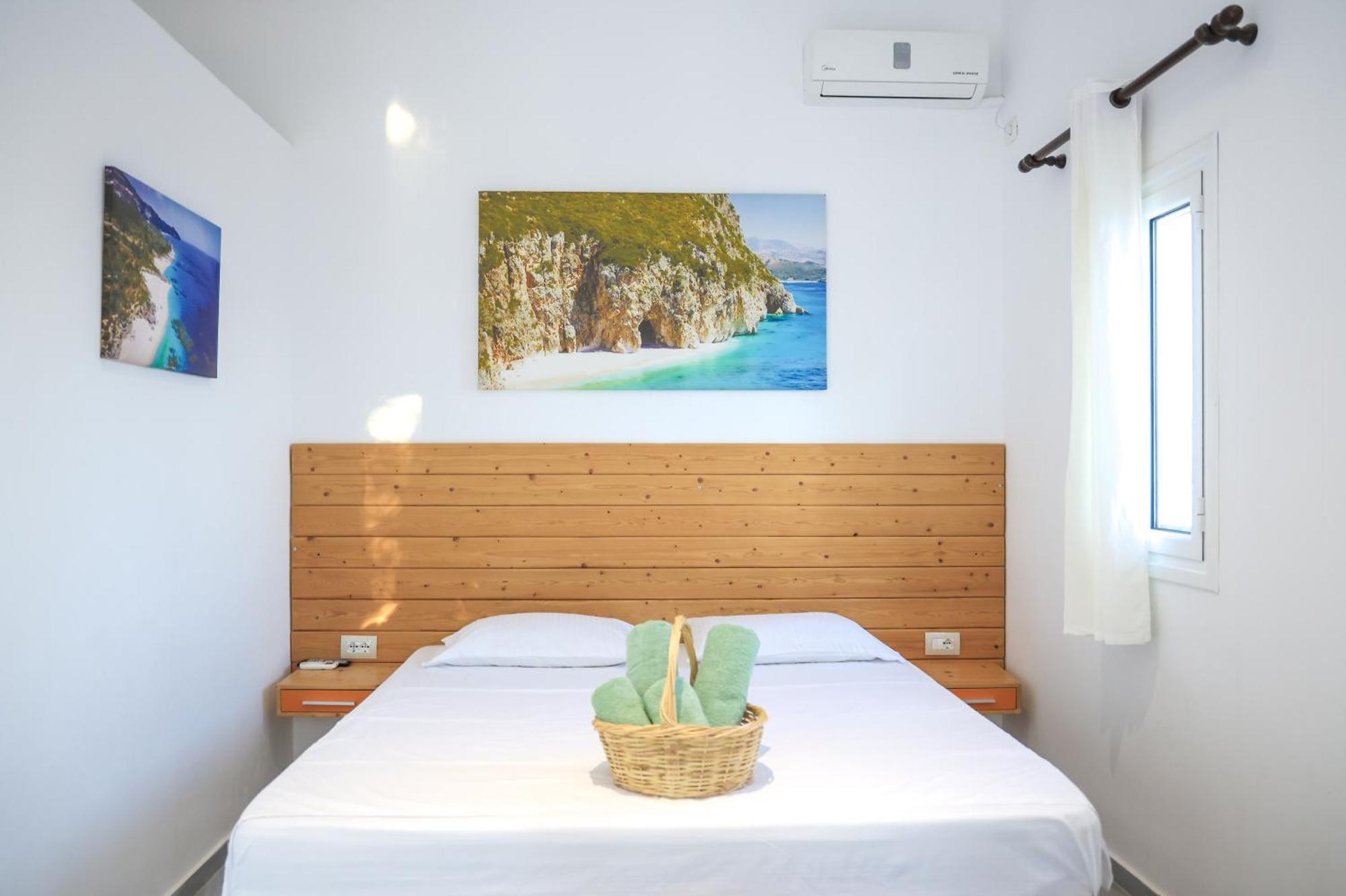 Casablanca Rooms Dhërmi エクステリア 写真